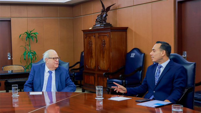 Presidente Jos Jer durante la mesa de trabajo con Julio Velarde.