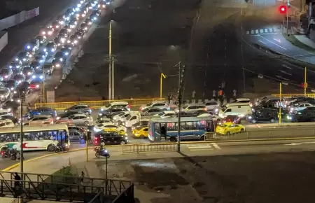 Usuarios tardan ms de 30 minutos en cruzar la nueva Va Expresa Sur.