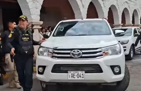 ngel Manero fue rechazado por manifestantes en Ayacucho.
