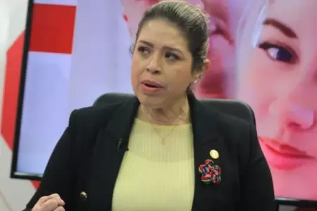 Ministra Ana Pea sufri un accidente vehicular en Arequipa