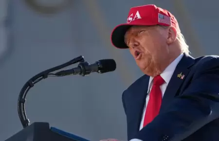 Trump durante el 250 aniversario de la Marina estadounidense.