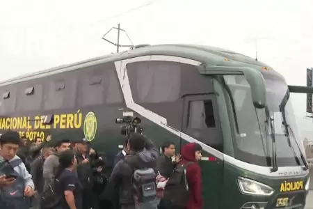 Buses de la PNP al servicio de los pasajeros.