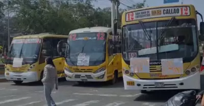 Grupo de transportistas rechazan levantamiento del paro.