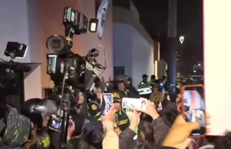 Exteriores de la embajada de Ecuador