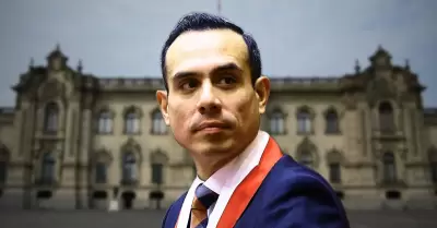José Jerí asume la Presidencia.