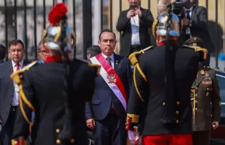 Jos Jer llega a Palacio de Gobierno