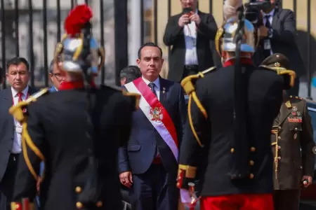 Jos Jer llega a Palacio de Gobierno
