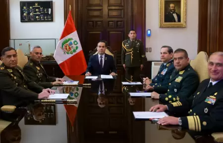 Primera reunin de Jos Jer con altos mandos de la FF.AA. y PNP.