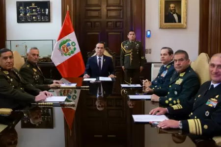 Primera reunin de Jos Jer con altos mandos de la FF.AA. y PNP.