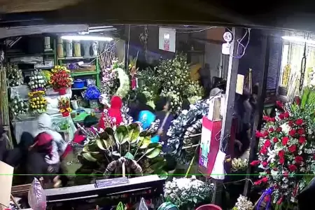 30 encapuchados destruyen el mercado de flores Uniflor durante violento intento