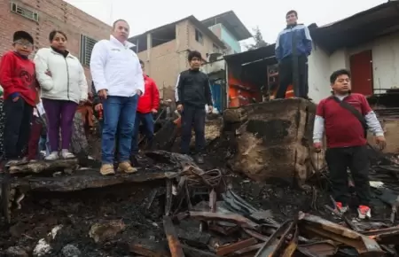 Entregarn bonos a familias que perdieron sus viviendas en incendio de SJM.