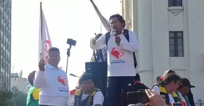 Discurso del alcalde de Pataz en la Plaza San Martn.