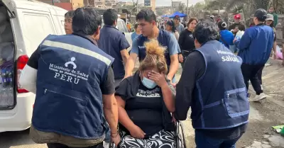 Minsa atendió a más de 100 personas afectadas por incendio en Pamplona Alta.