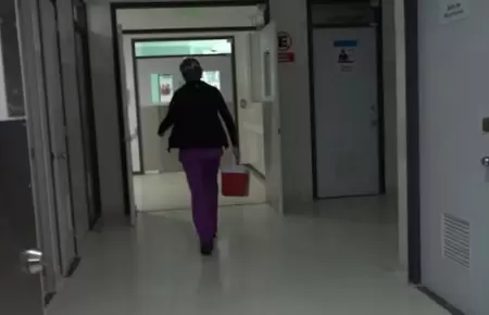 Mdicos peruanos realizan con xito el primer implante de corazn artificial del