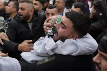 Primeros rehenes palestinos son liberados por Israel.