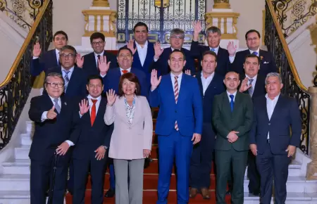 Jos Jer se reuni con 14 gobernadores regionales en mesa de trabajo