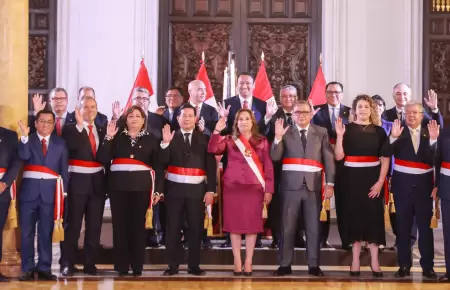 Gobierno oficializa renuncia de ministros de expresidenta Dina Boluarte