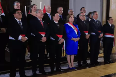 Gobierno oficializa renuncia de ministros de expresidenta Dina Boluarte