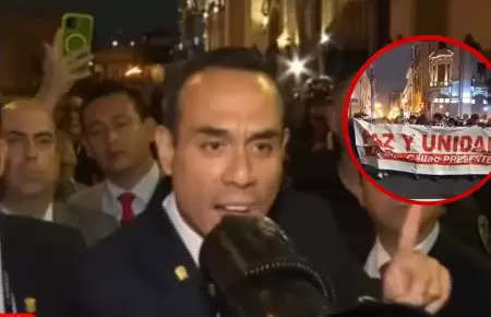 Jos Jer dio encuentro a manifestantes en la Plaza de Armas