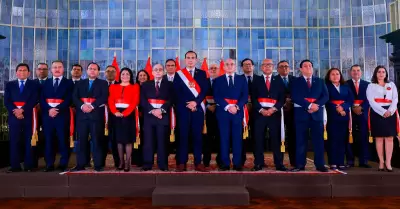 Jos Jer defiende a ministros de su gabinete.