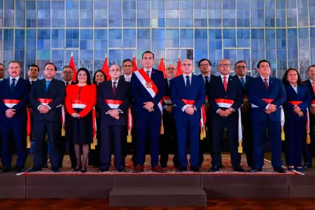 Jos Jer defiende a ministros de su gabinete.