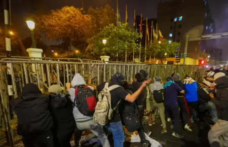 Ms de 100 heridos y 10 detenidos tras protestas de la 'Generacin Z' en el cent