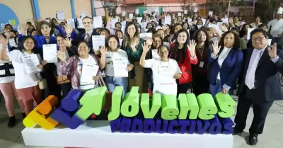 Cocineras de ollas comunes se certifican para acceder a trabajo formal