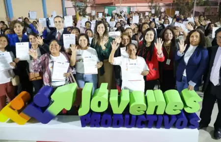Cocineras de ollas comunes se certifican para acceder a trabajo formal