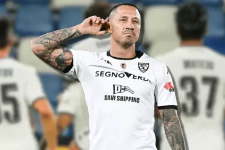 Gianluca Lapadula anot gol con el Spezia, pero su equipo fue derrotado