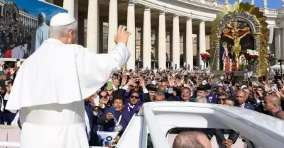 Papa León XIV al encuentro del Señor de los Milagros.