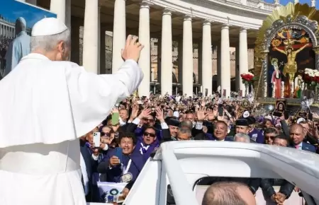 Papa Len XIV al encuentro del Seor de los Milagros.