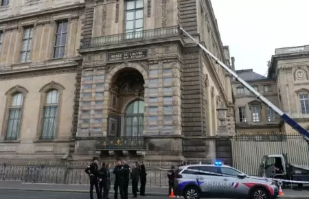 Asalto en el Museo del Louvre.