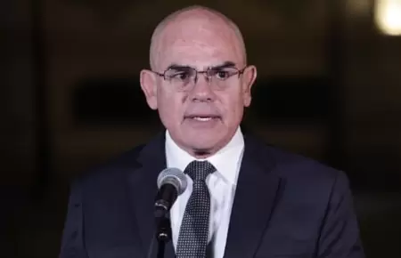 Ernesto lvarez solicita asistir al Congreso el 22 de octubre.