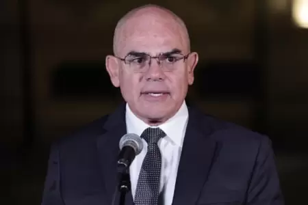 Ernesto lvarez solicita asistir al Congreso el 22 de octubre.