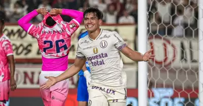 Universitario vence a Ayacucho con gol del 'Tunche' Rivera