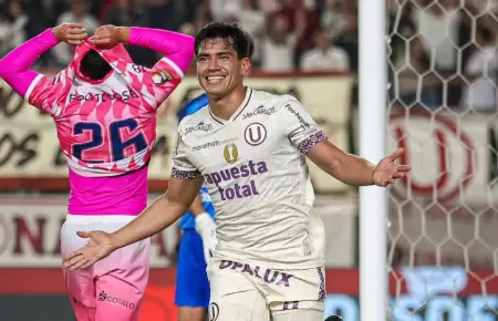 Universitario vence a Ayacucho con gol del 'Tunche' Rivera