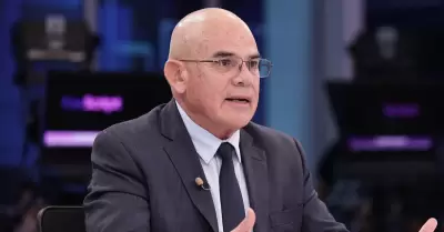 Ernesto Álvarez aseguró que el Perú funciona mejor con el parlamentarismo.