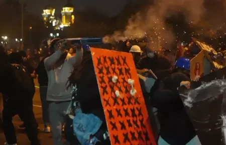 Presentan propuesta para penalizar el uso de pirotécnicos en manifestaciones.