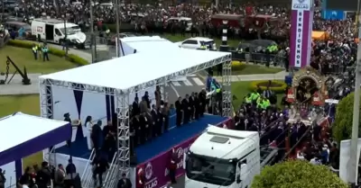 Señor de los Milagros llega al Callao