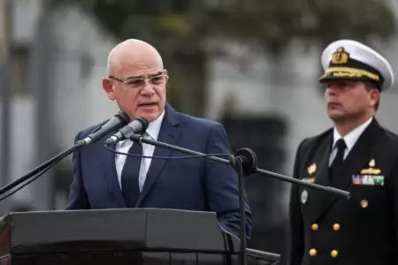 Ernesto lvarez durante su presentacin en la Plaza de la Bandera.