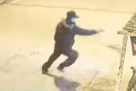 Presunto sicario balea a vecino en bodega de SMP.