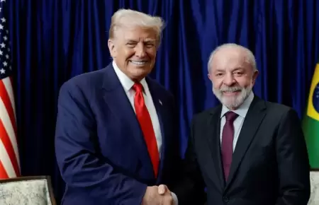 Donald Trump y Luiz Inácio Lula da Silva en su encuentro en Malasia.