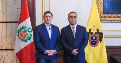 Alcalde de Lima junto al ministro de Transportes y Comunicaciones.