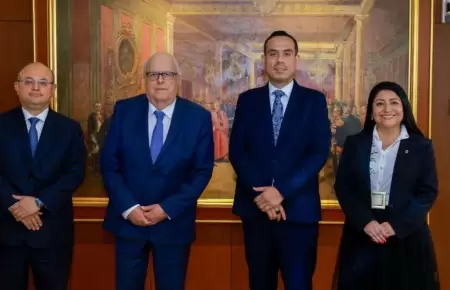 Presidente José Jerí junto a José Velarde del BCR.