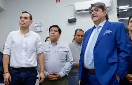 Jos Jer visita central de monitoreo de Miraflores