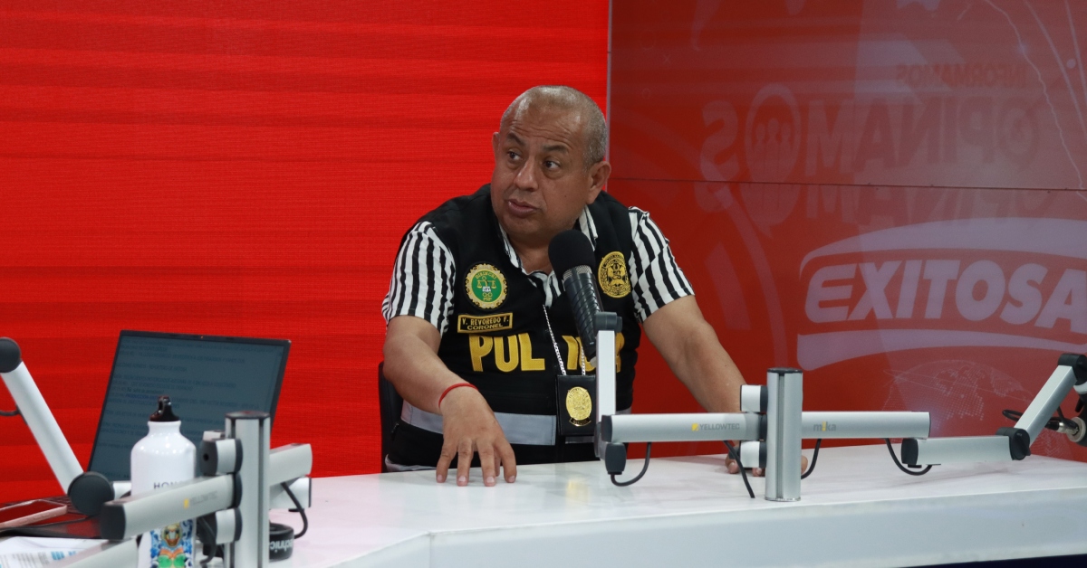 El coronel Víctor Revoredo hablando sobre el tema de las extorsiones.