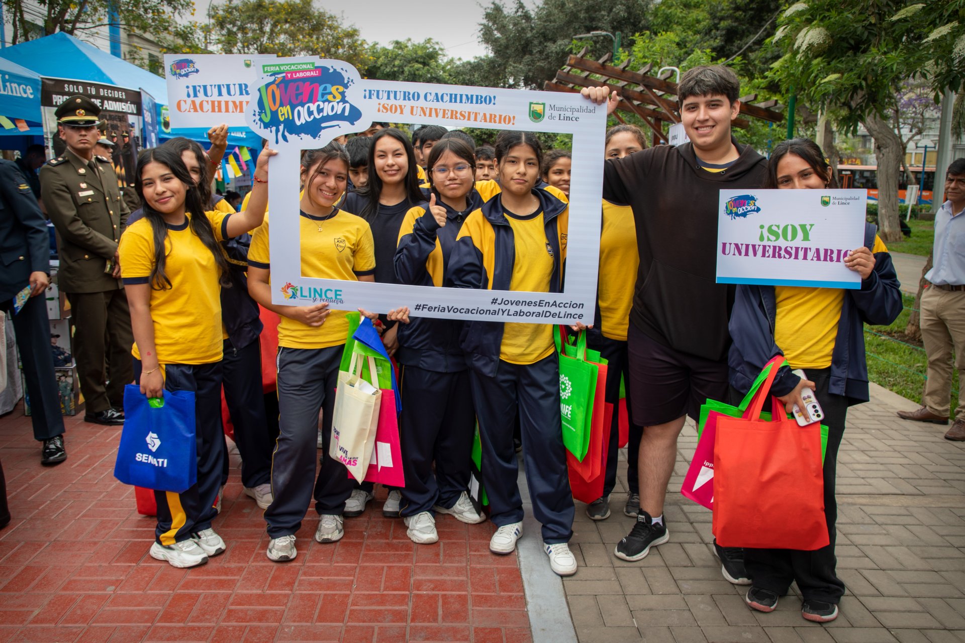 Feria vocacional y laboral "Jvenes en Accin" .