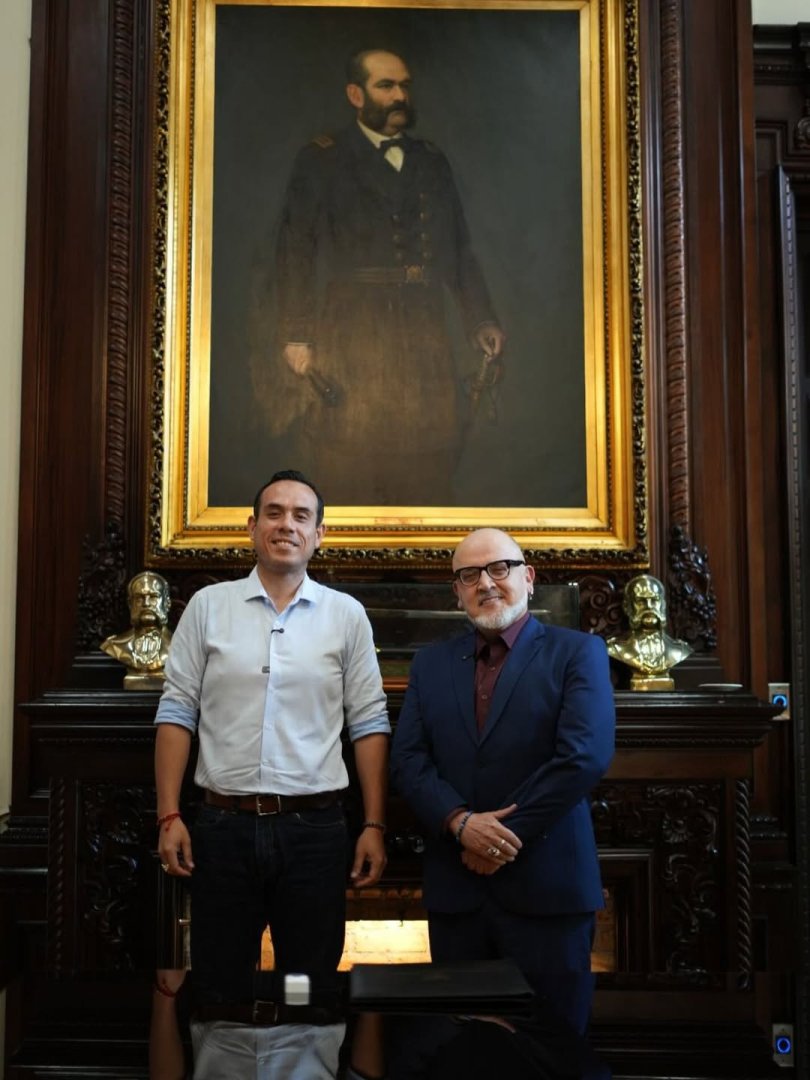 Jos Jer recibi al periodista Beto Ortiz en la Casa de Pizarro.