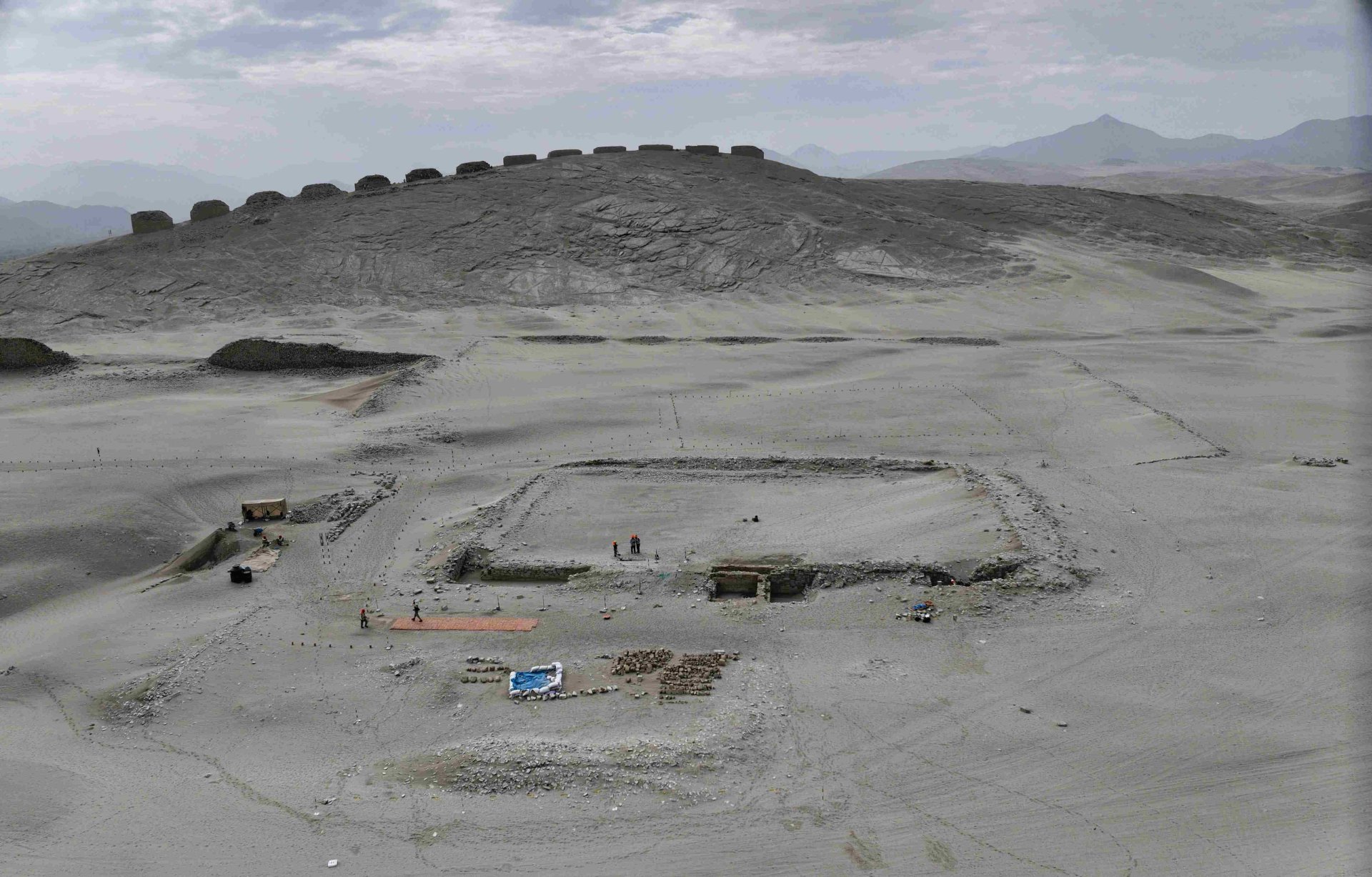 Panorámica del complejo de Chankillo.