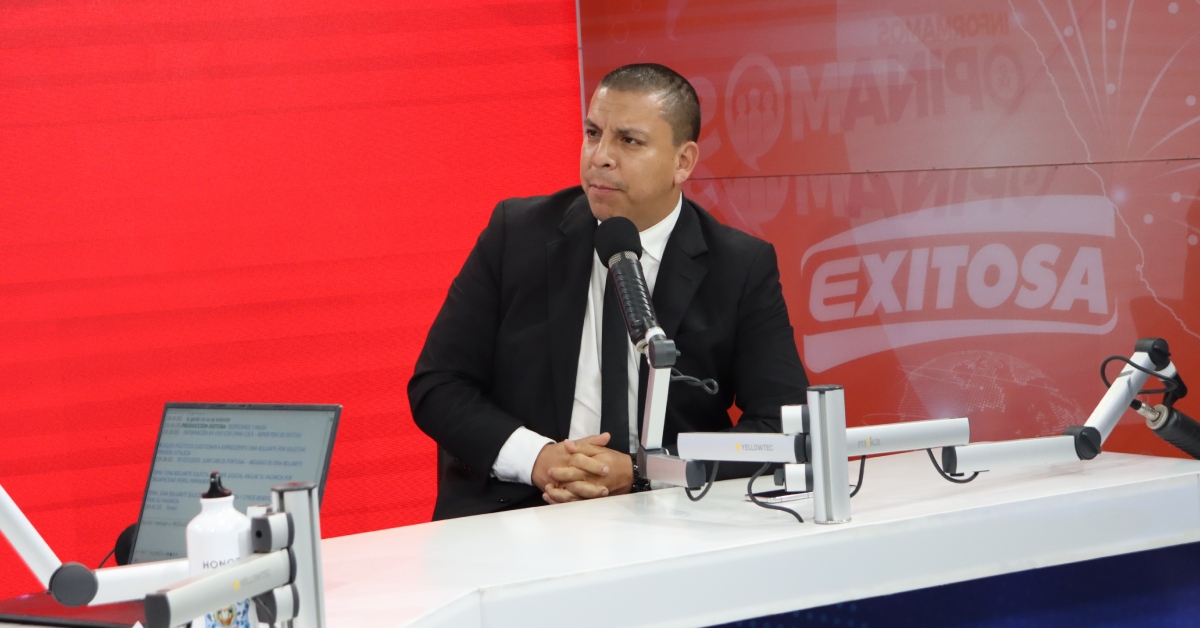 Juan Carlos Portugal en los estudios de Exitosa.